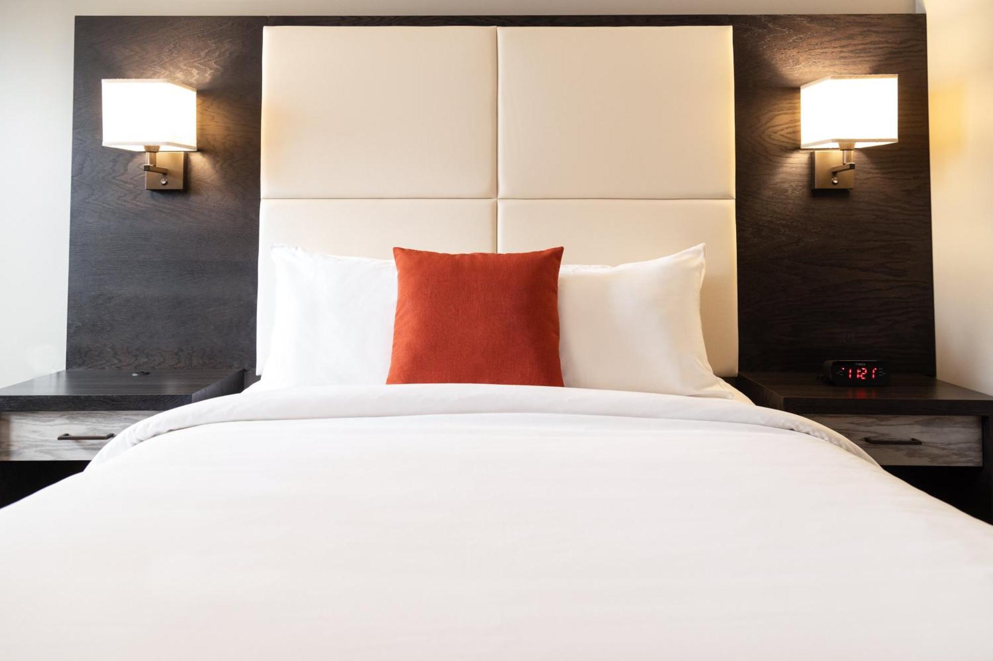 Crowne Plaza Fredericton Lord Beaverbrook By Ihg Εξωτερικό φωτογραφία