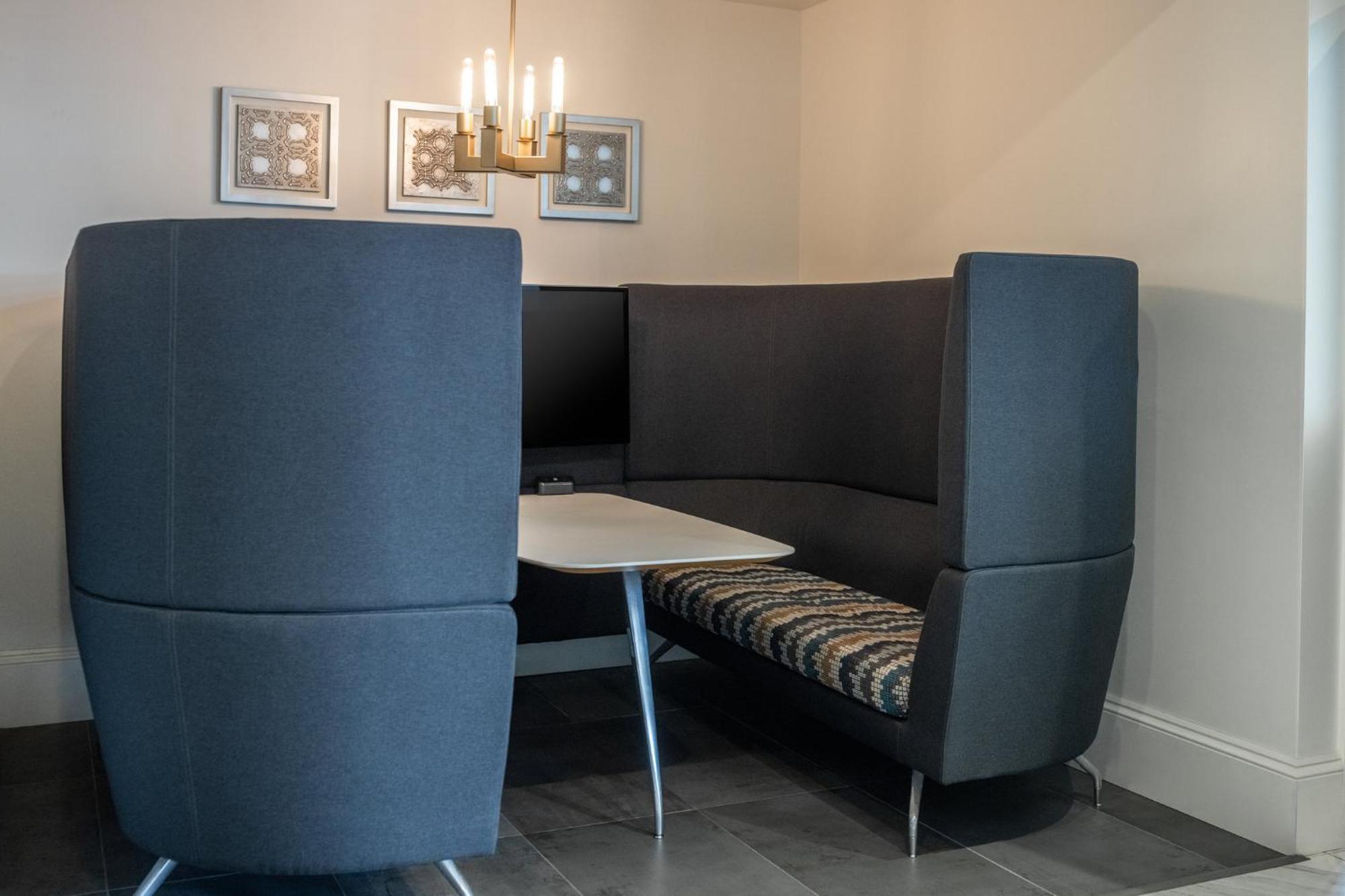 Crowne Plaza Fredericton Lord Beaverbrook By Ihg Εξωτερικό φωτογραφία